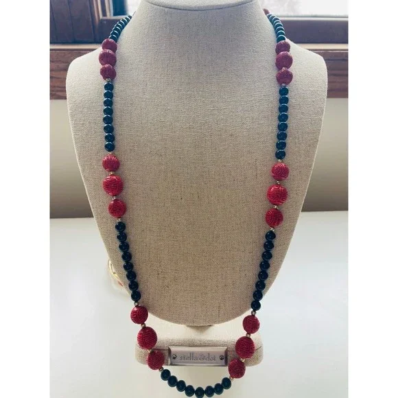 Vintage Chinese carved red cinnabar beaded Necklace